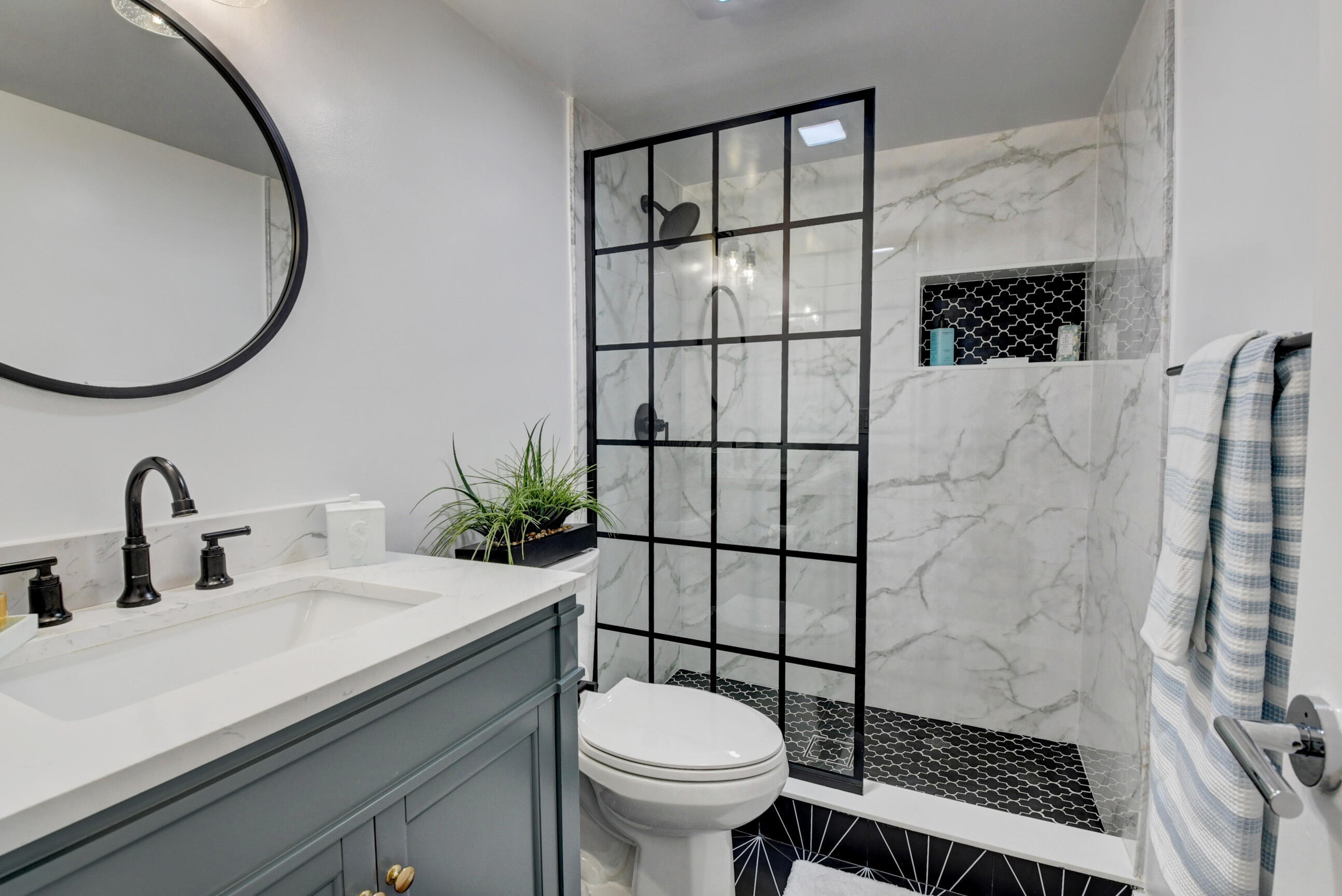 6161 Northwest 2nd Avenue, Unit 617 Boca Raton, FL 33487 - Photo 27 of 32 Second Bathroom