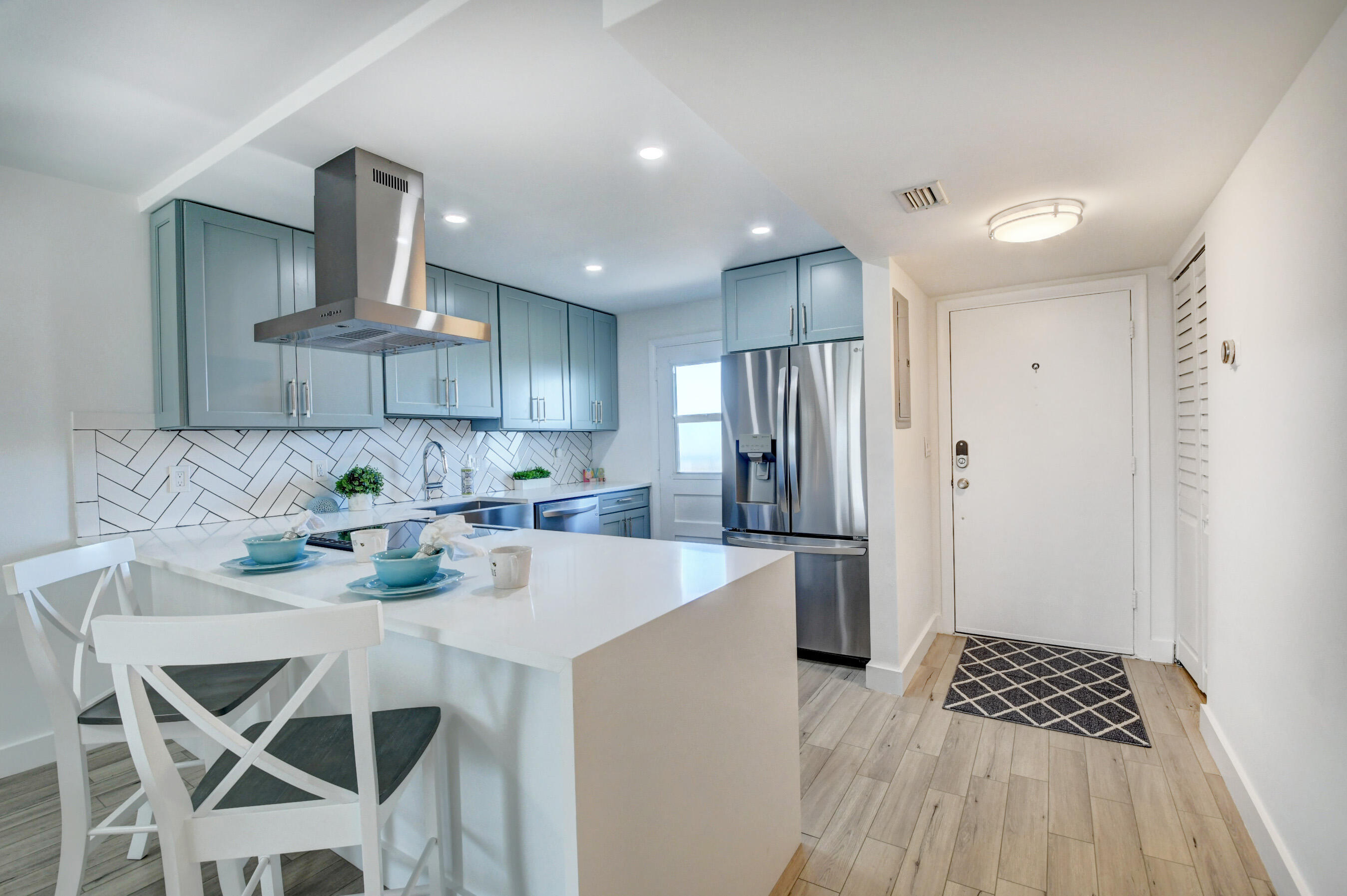 6161 Northwest 2nd Avenue, Unit 617 Boca Raton, FL 33487 - Photo 4 of 32 The Entrance