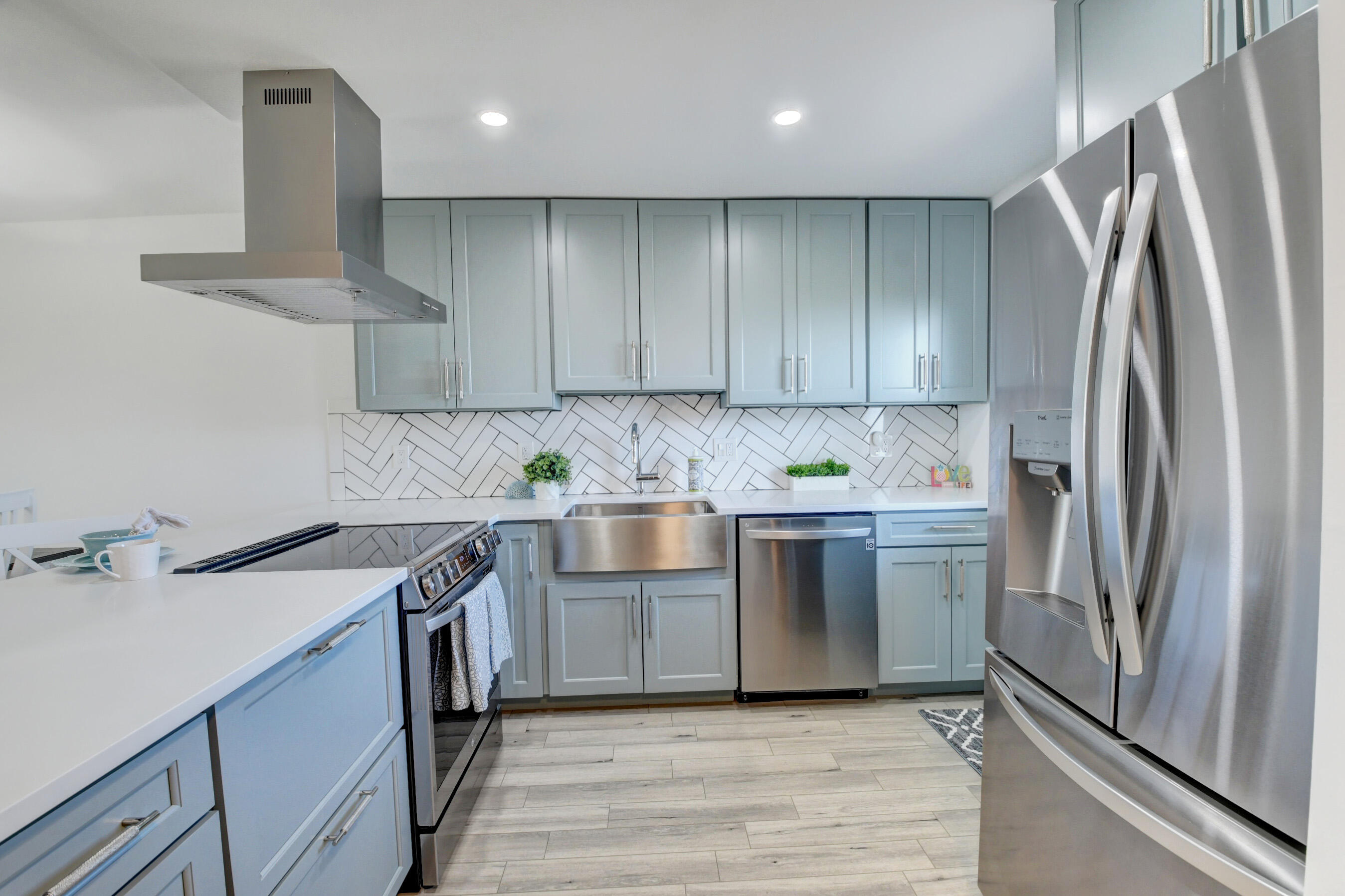 6161 Northwest 2nd Avenue, Unit 617 Boca Raton, FL 33487 - Photo 7 of 32 The Kitchen