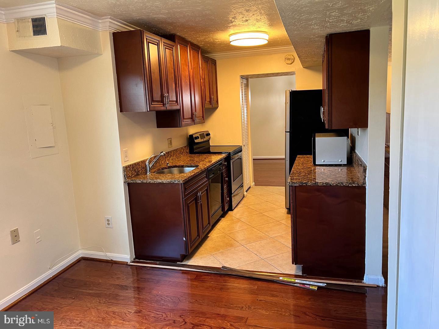 7927 Mandan Road, Unit 301 Greenbelt, MD 20770 - Photo 6 of 20 Kitchen View