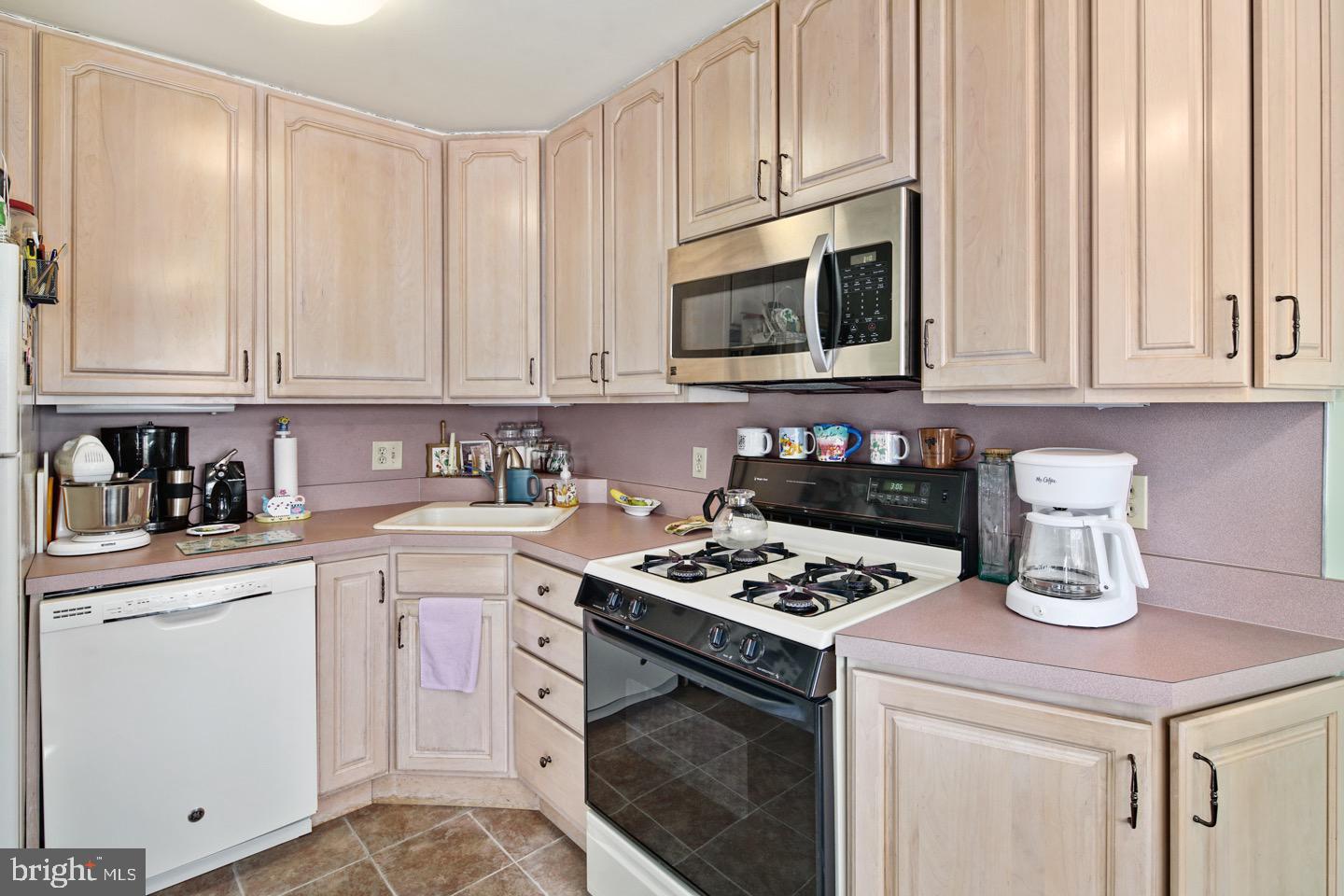 3452 Vinton Road Philadelphia, PA 19154 - Photo 14 of 29