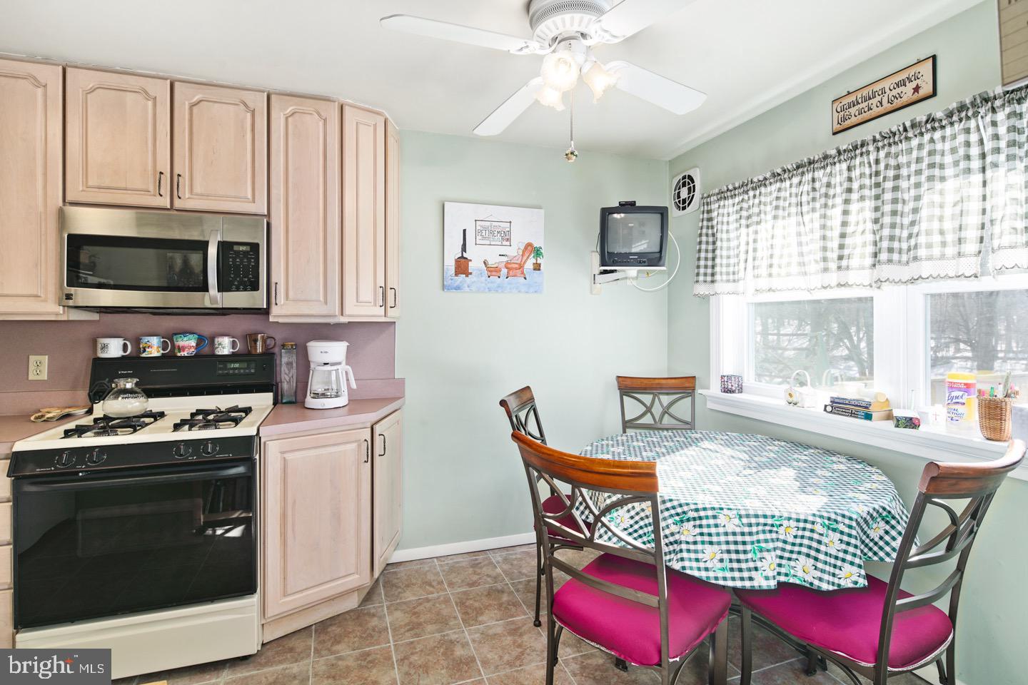 3452 Vinton Road Philadelphia, PA 19154 - Photo 15 of 29