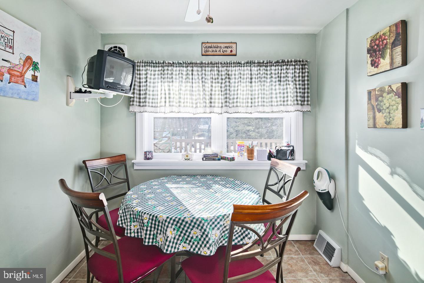 3452 Vinton Road Philadelphia, PA 19154 - Photo 16 of 29