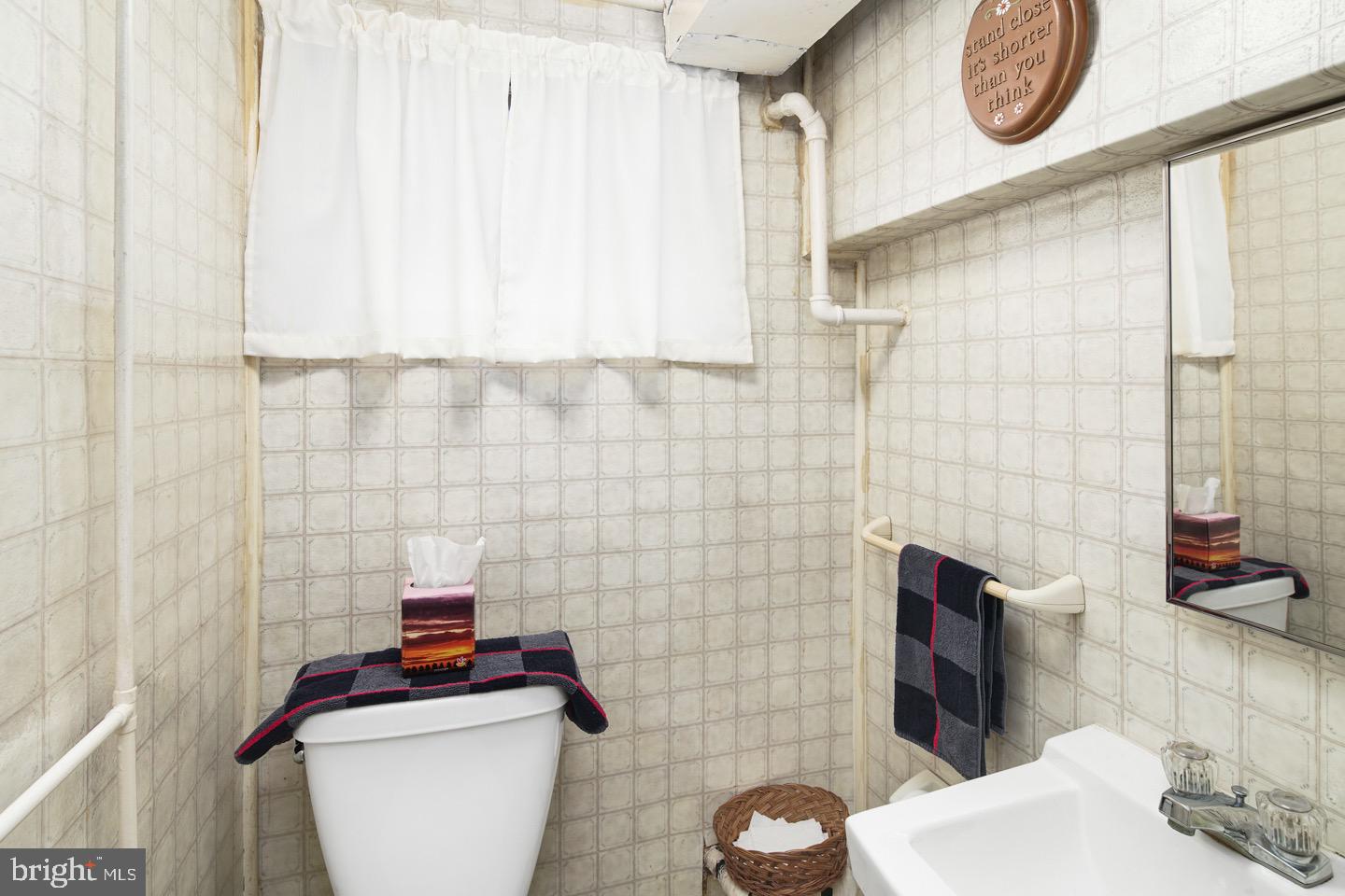 3452 Vinton Road Philadelphia, PA 19154 - Photo 27 of 29 Powder Room