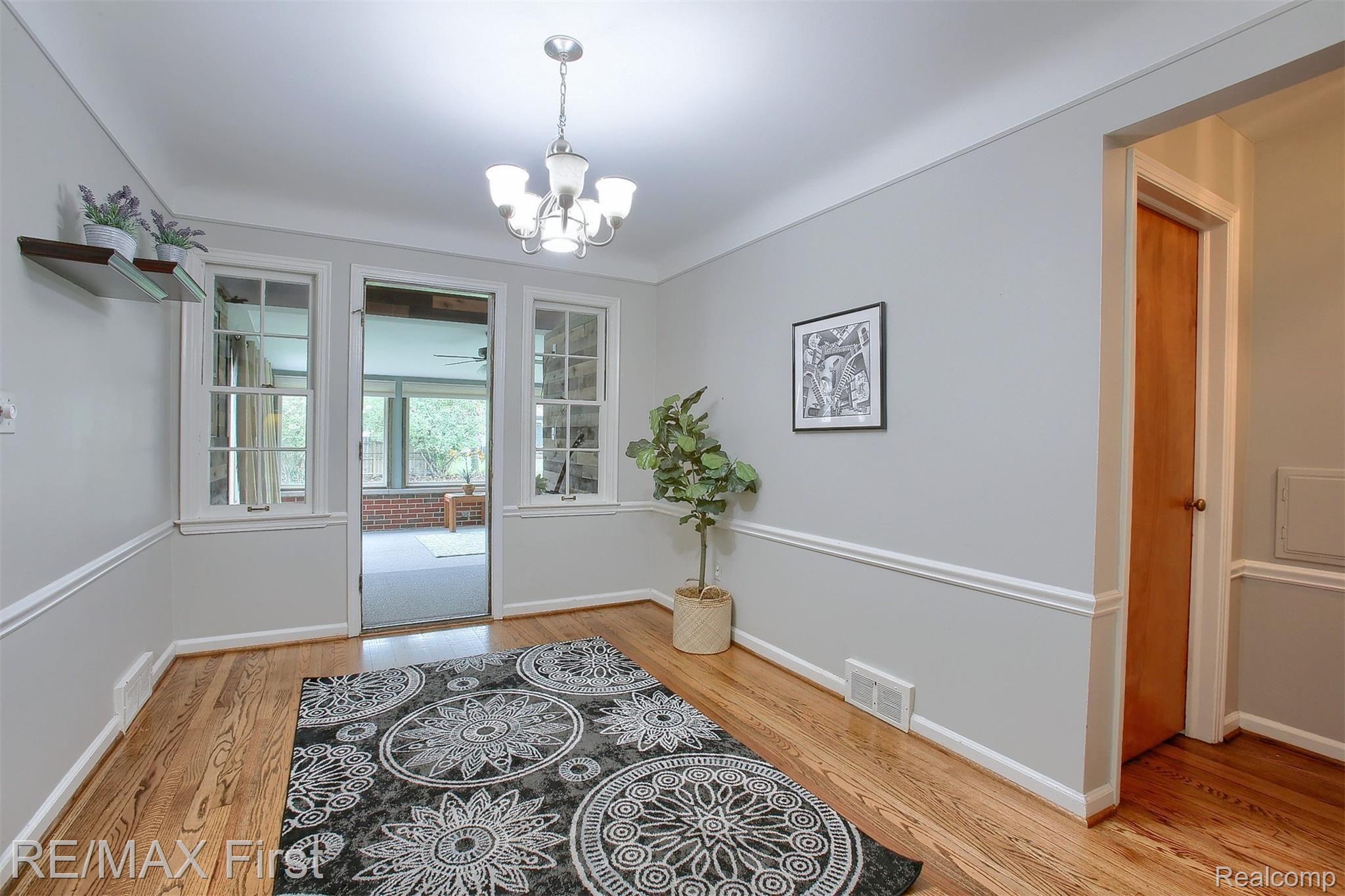 6-Dining-Room.jpg