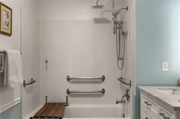 $335,000 | 9253 Walnut Street, Kansas City, MO 64114