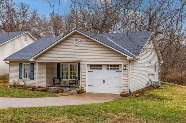 $335,000 | 9253 Walnut Street, Kansas City, MO 64114