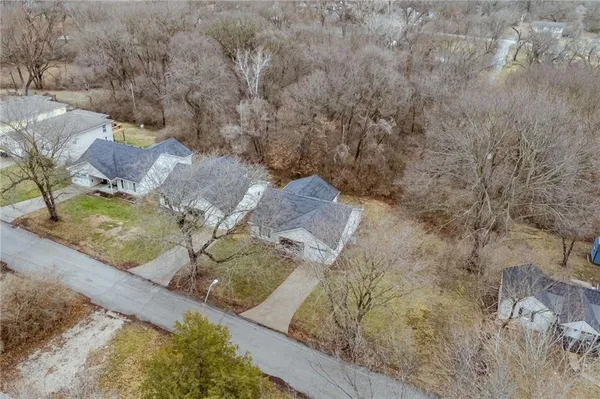 $335,000 | 9253 Walnut Street, Kansas City, MO 64114