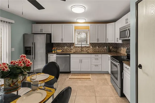 $335,000 | 9253 Walnut Street, Kansas City, MO 64114