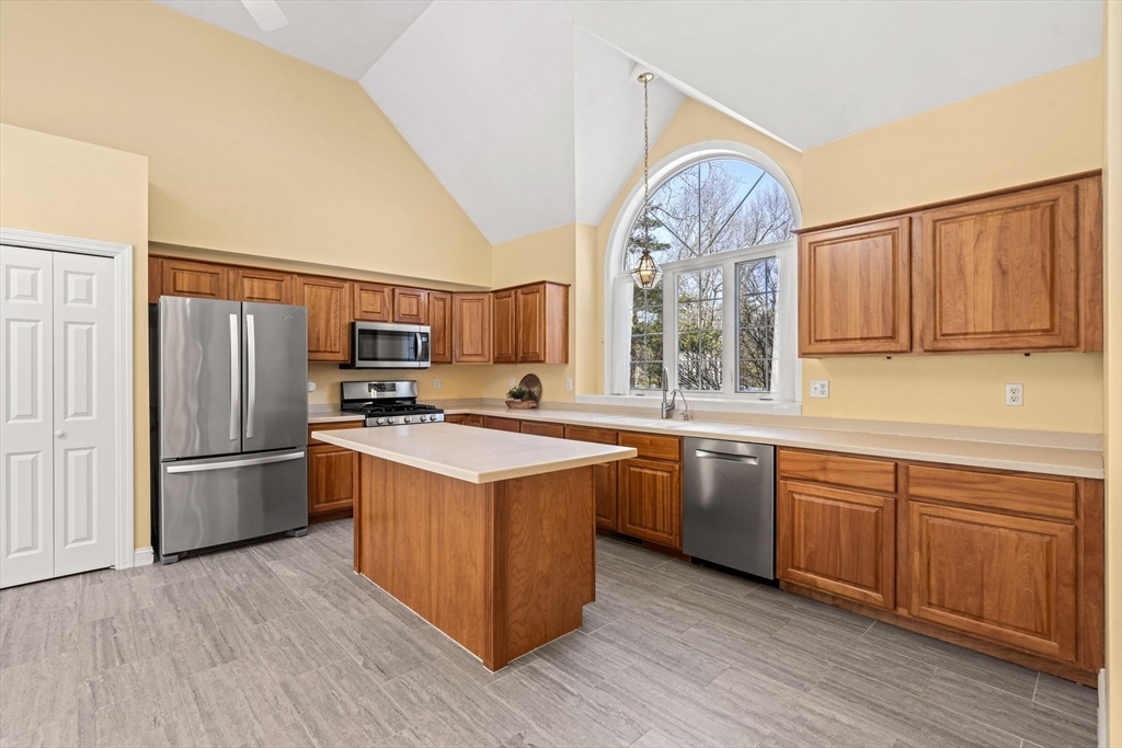 125 Adams Street Dunstable, MA 01827 - Photo 3 of 39 Gallery Image 3