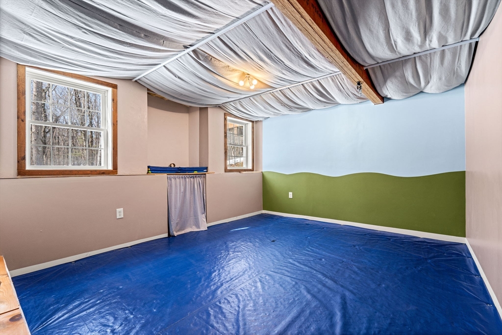 125 Adams Street Dunstable, MA 01827 - Photo 33 of 39 Gallery Image 33
