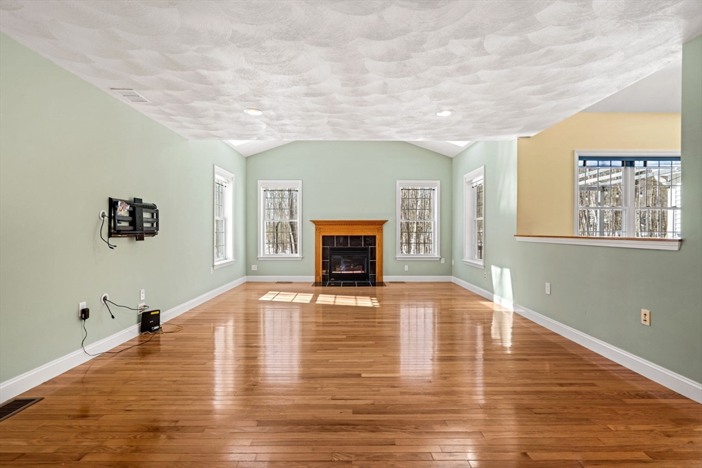 125 Adams Street Dunstable, MA 01827 - Photo 9 of 39 Gallery Image 9
