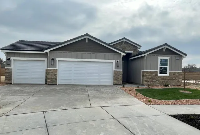 $465,300 | 16151 West Monterey Avenue, Kerman, CA 93630