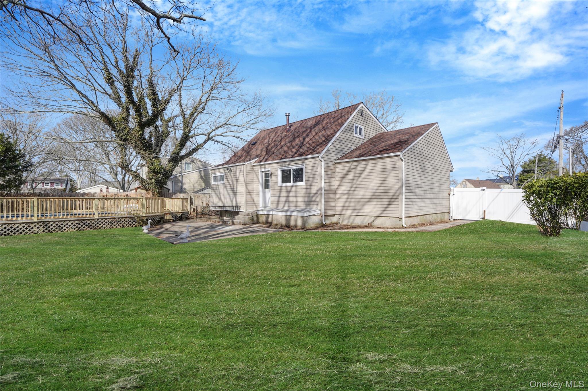 8 Elwood Road Centereach, NY 11720 - Photo 21 of 26