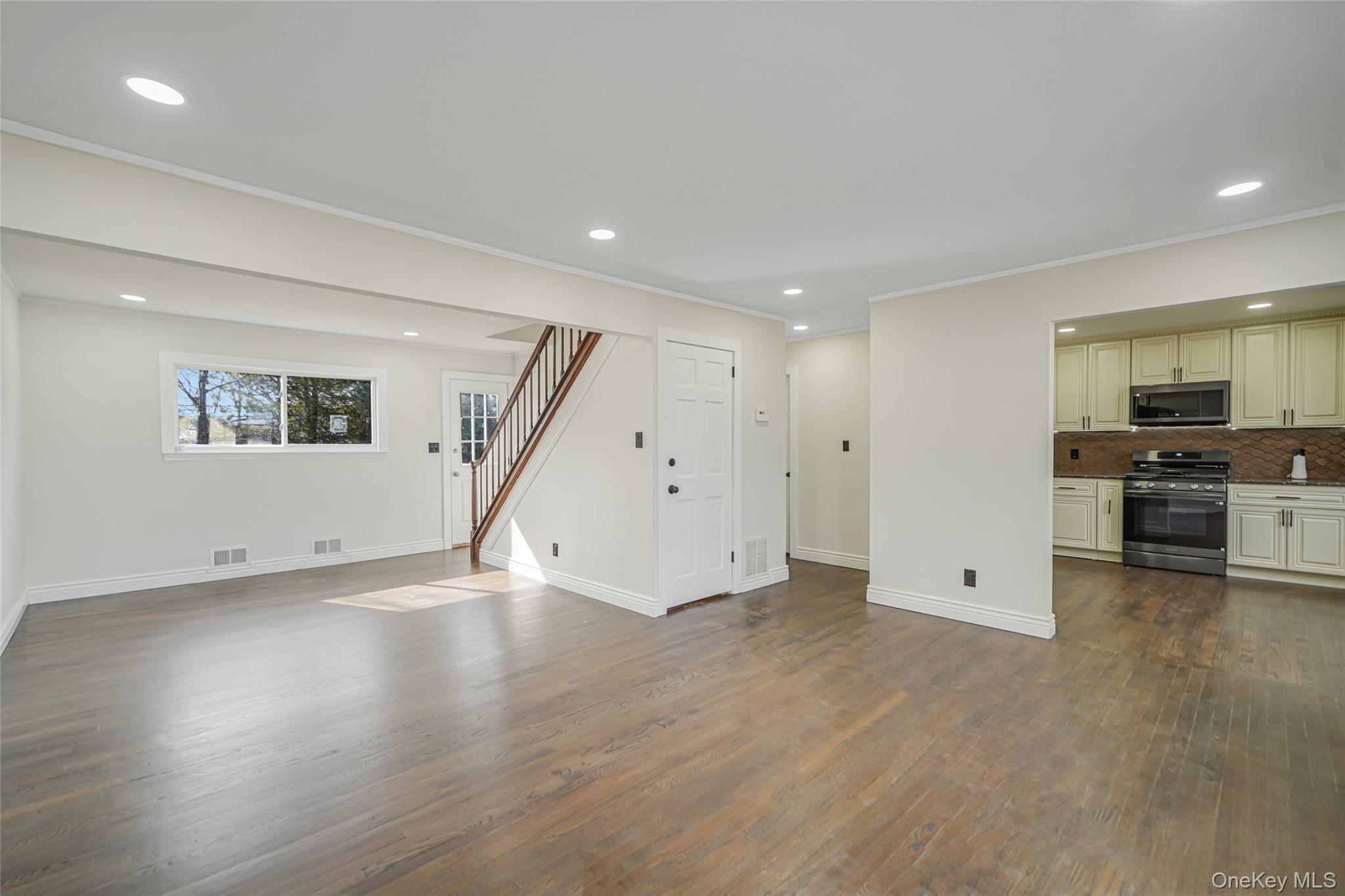 8 Elwood Road Centereach, NY 11720 - Photo 3 of 26