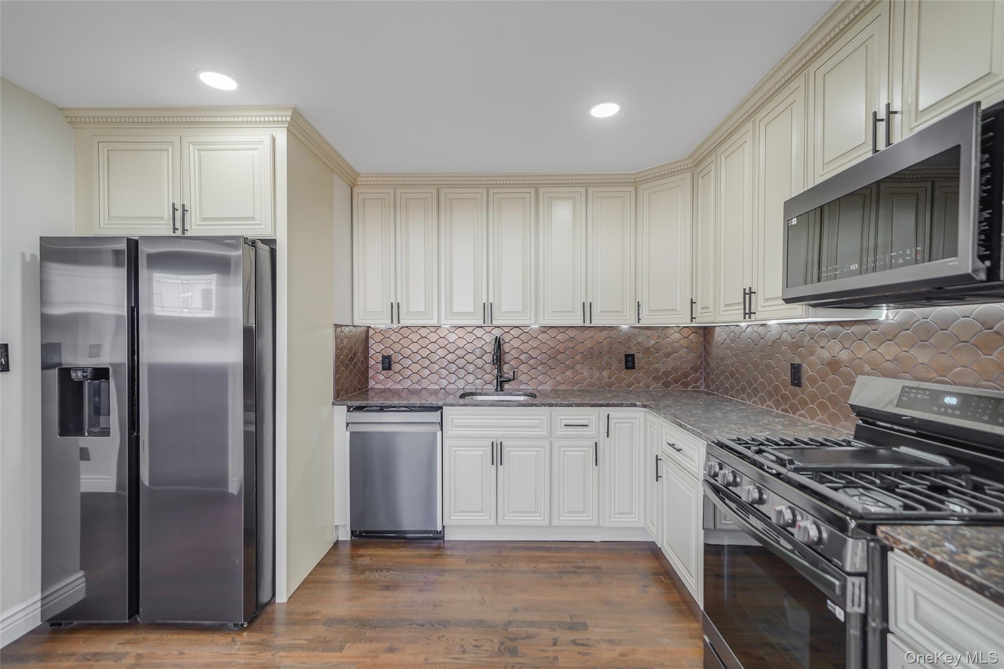 8 Elwood Road Centereach, NY 11720 - Photo 4 of 26