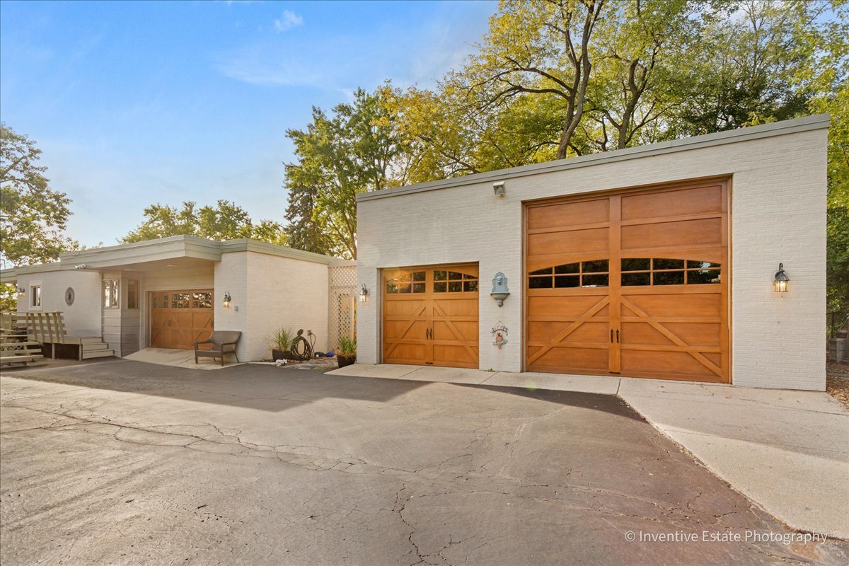 11-s054 South Jackson Street Burr Ridge, IL 60527 - Photo 2 of 11