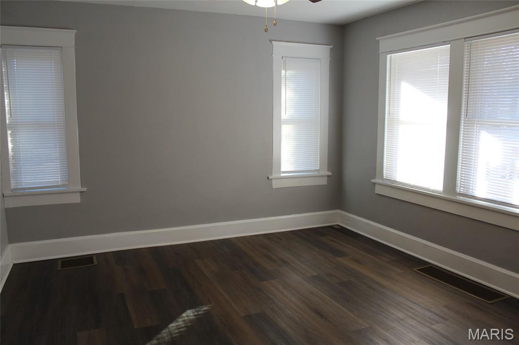 1407 Doerr Avenue Alton, IL 62002 - Photo 7 of 28