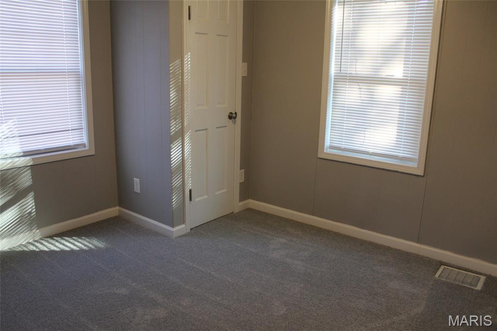 1407 Doerr Avenue Alton, IL 62002 - Photo 8 of 28