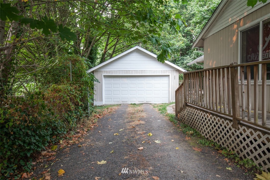 154 Northeast Riddell Road Bremerton, WA 98311 - Photo 2 of 20