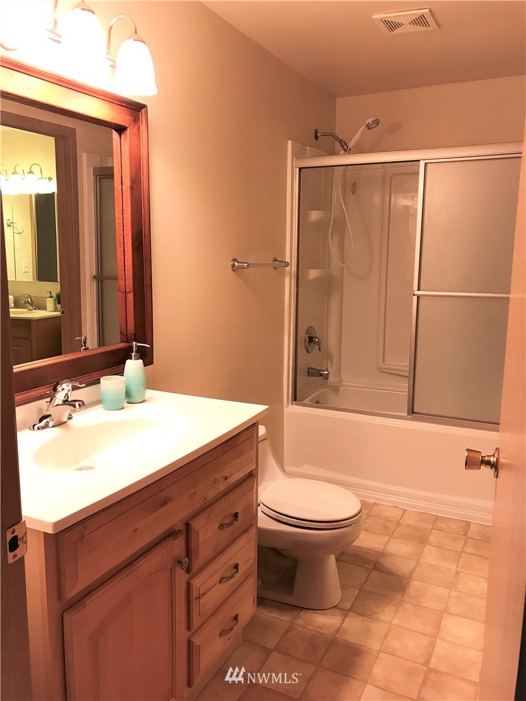 154 Northeast Riddell Road Bremerton, WA 98311 - Photo 11 of 20