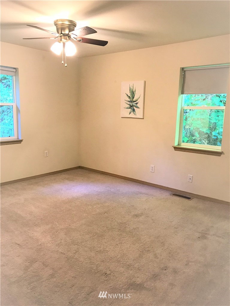 154 Northeast Riddell Road Bremerton, WA 98311 - Photo 13 of 20