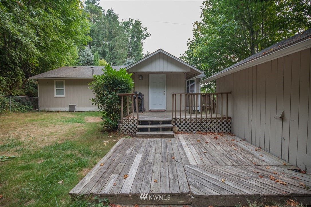 154 Northeast Riddell Road Bremerton, WA 98311 - Photo 16 of 20