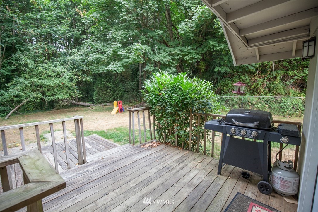 154 Northeast Riddell Road Bremerton, WA 98311 - Photo 17 of 20