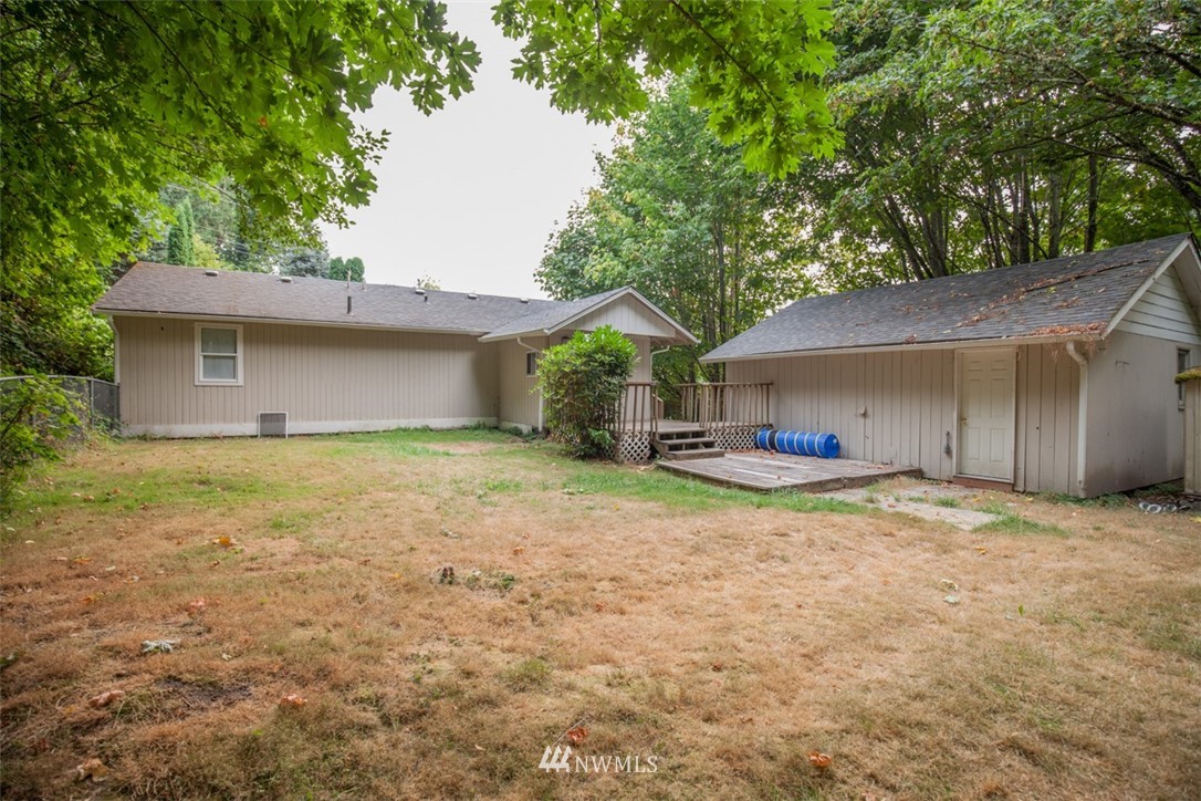 154 Northeast Riddell Road Bremerton, WA 98311 - Photo 4 of 20