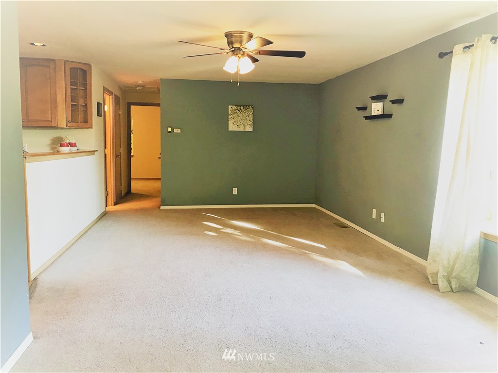 154 Northeast Riddell Road Bremerton, WA 98311 - Photo 5 of 20