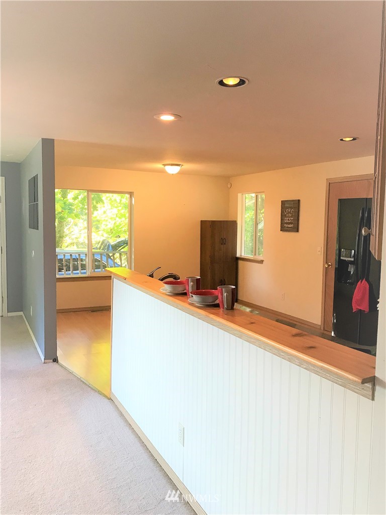 154 Northeast Riddell Road Bremerton, WA 98311 - Photo 9 of 20