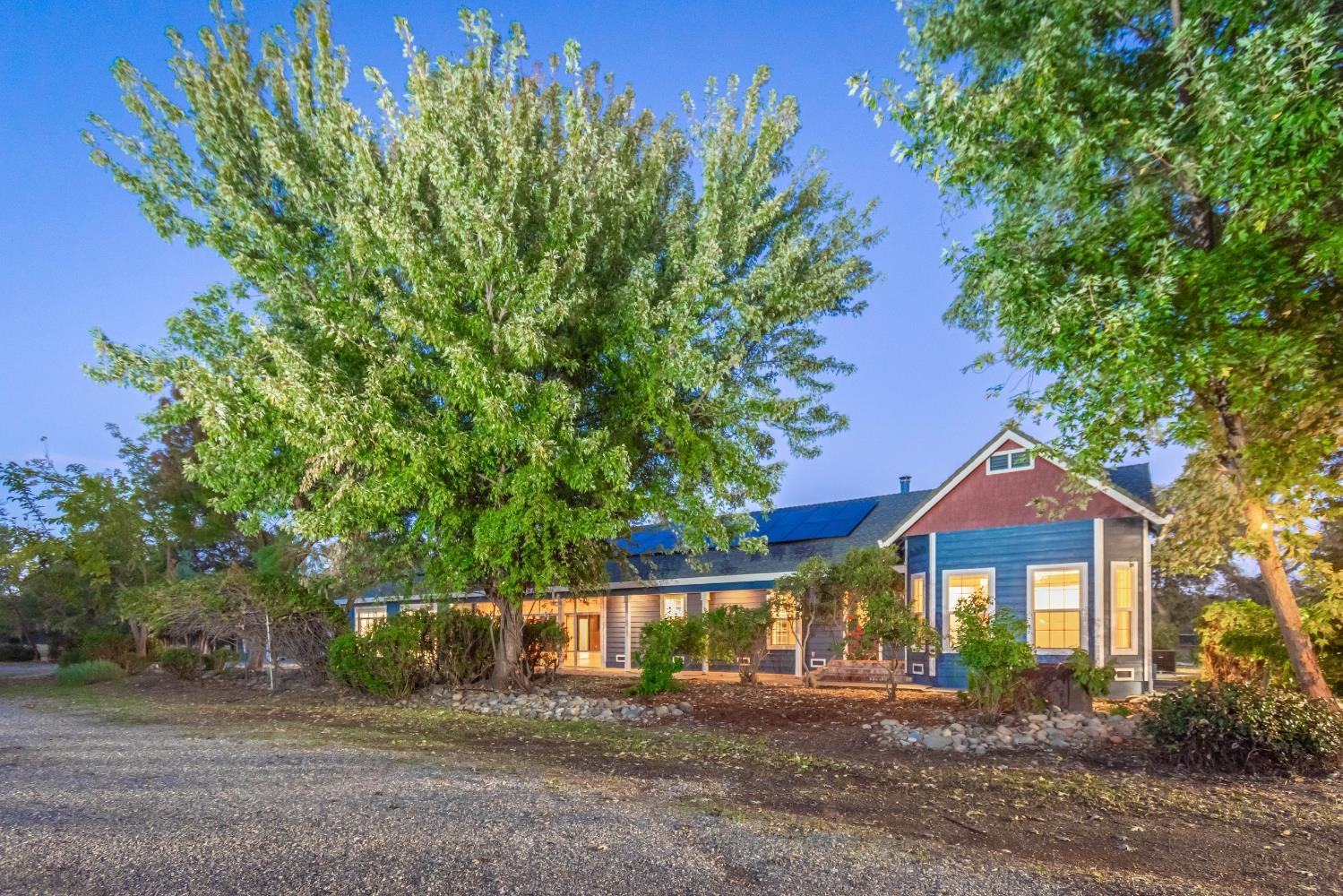 664 Perkins Road Arbuckle, CA 95912 - Photo 41 of 91 a front view of a house with a yard