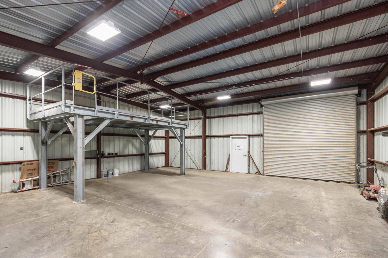 664 Perkins Road Arbuckle, CA 95912 - Photo 47 of 91 a view of garage