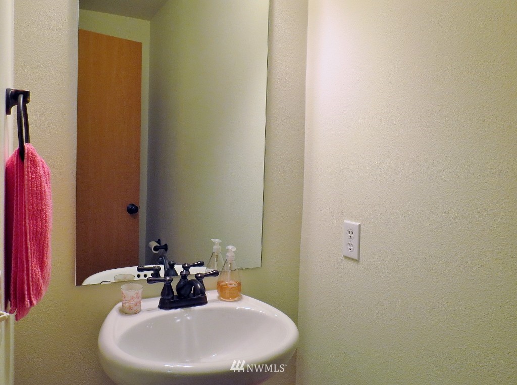 1387 Foreman Road DuPont, WA 98327 - Photo 8 of 25
