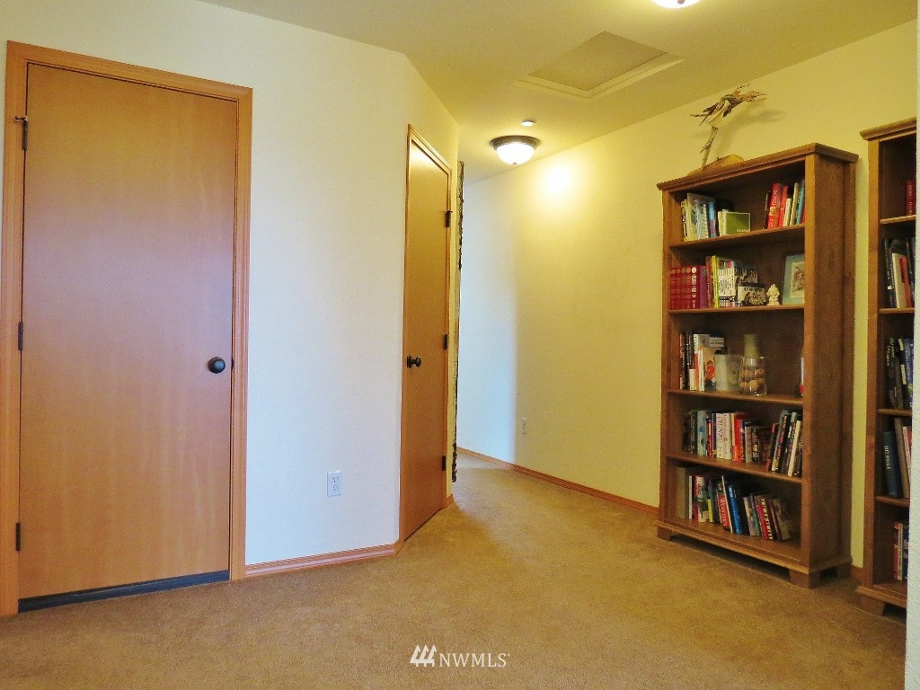 1387 Foreman Road DuPont, WA 98327 - Photo 10 of 25