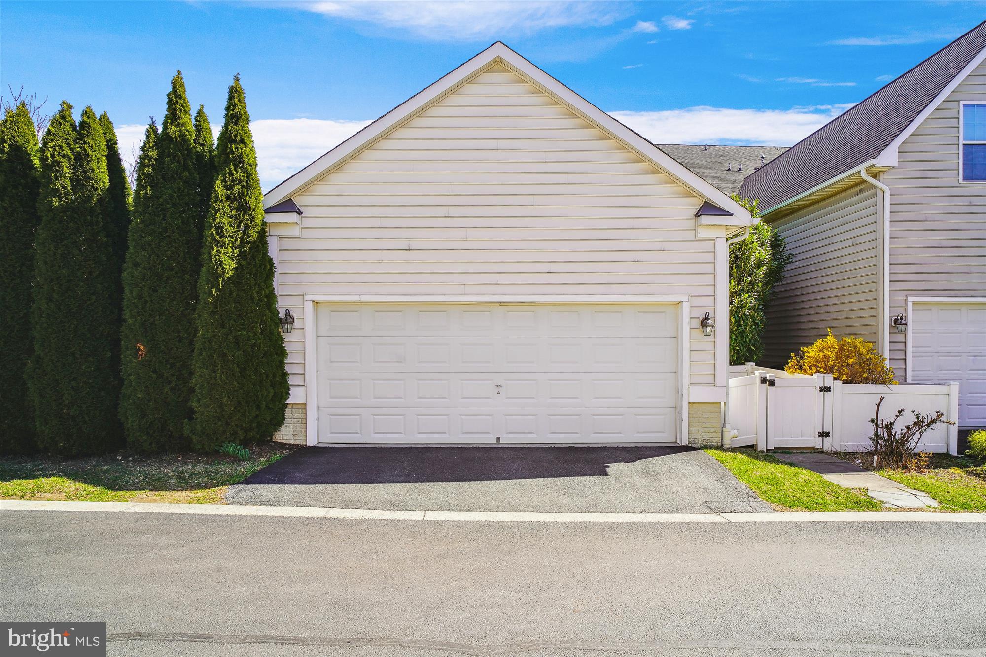 11903 Deer Spring Way Clarksburg, MD 20871 - Photo 55 of 88 Garage