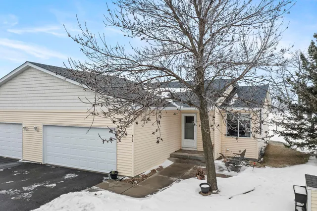 $269,999 | 814 Ivy Ridge Lane, Buffalo, MN 55313