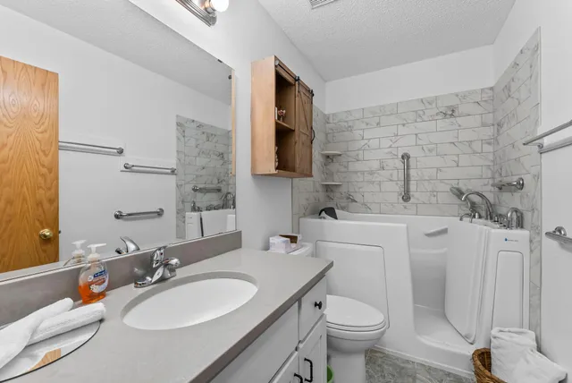 $269,999 | 814 Ivy Ridge Lane, Buffalo, MN 55313