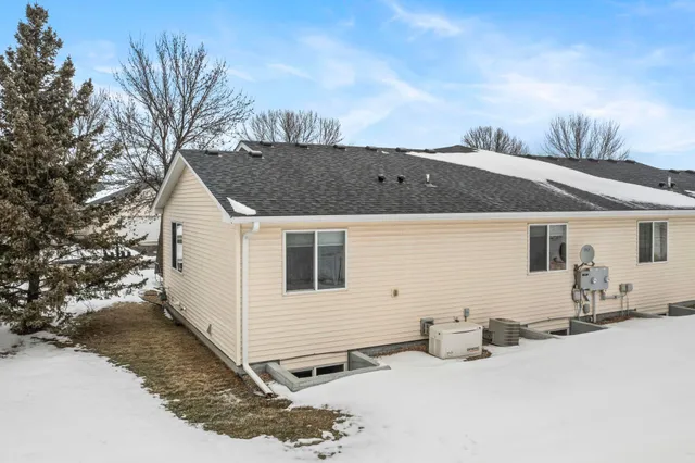 $269,999 | 814 Ivy Ridge Lane, Buffalo, MN 55313