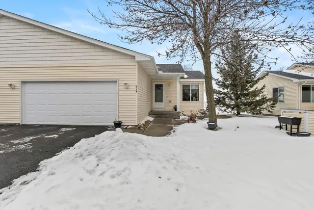$269,999 | 814 Ivy Ridge Lane, Buffalo, MN 55313