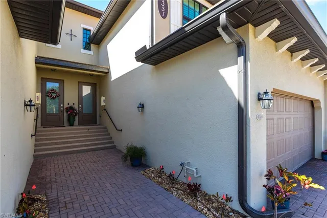 $649,900 | 2351 Montserrat Lane, Unit 202, Naples, FL 34120