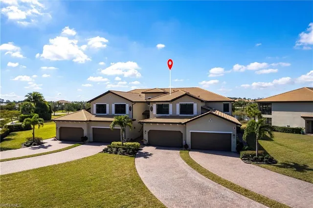 $649,900 | 2351 Montserrat Lane, Unit 202, Naples, FL 34120