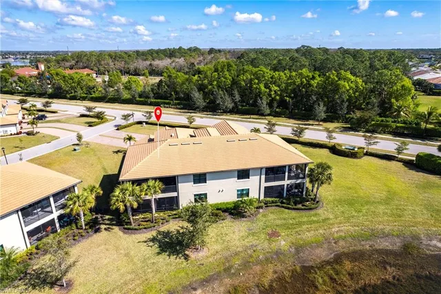 $649,900 | 2351 Montserrat Lane, Unit 202, Naples, FL 34120