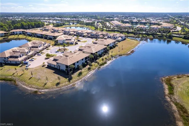 $649,900 | 2351 Montserrat Lane, Unit 202, Naples, FL 34120