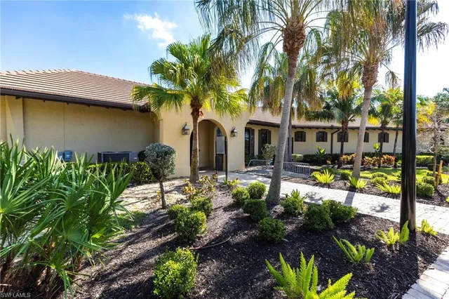 $649,900 | 2351 Montserrat Lane, Unit 202, Naples, FL 34120