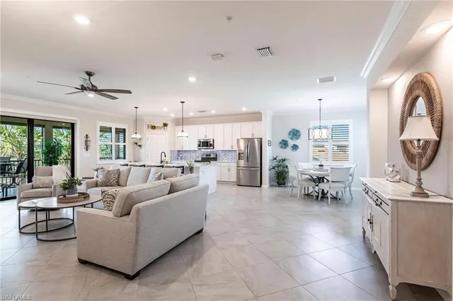 $649,900 | 2351 Montserrat Lane, Unit 202, Naples, FL 34120