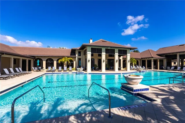 $649,900 | 2351 Montserrat Lane, Unit 202, Naples, FL 34120