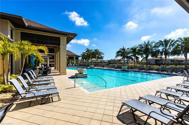 $649,900 | 2351 Montserrat Lane, Unit 202, Naples, FL 34120