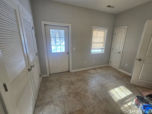 $3,300 | 6 Oak Lane, Unit 6, Brookfield, CT 06804