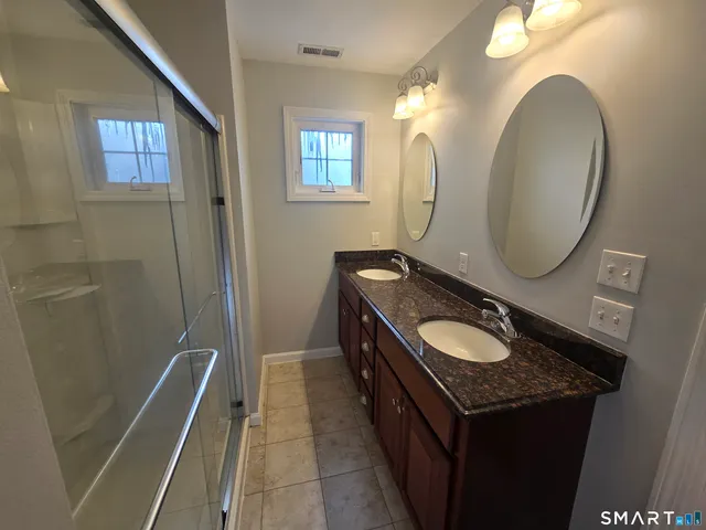 $3,300 | 6 Oak Lane, Unit 6, Brookfield, CT 06804